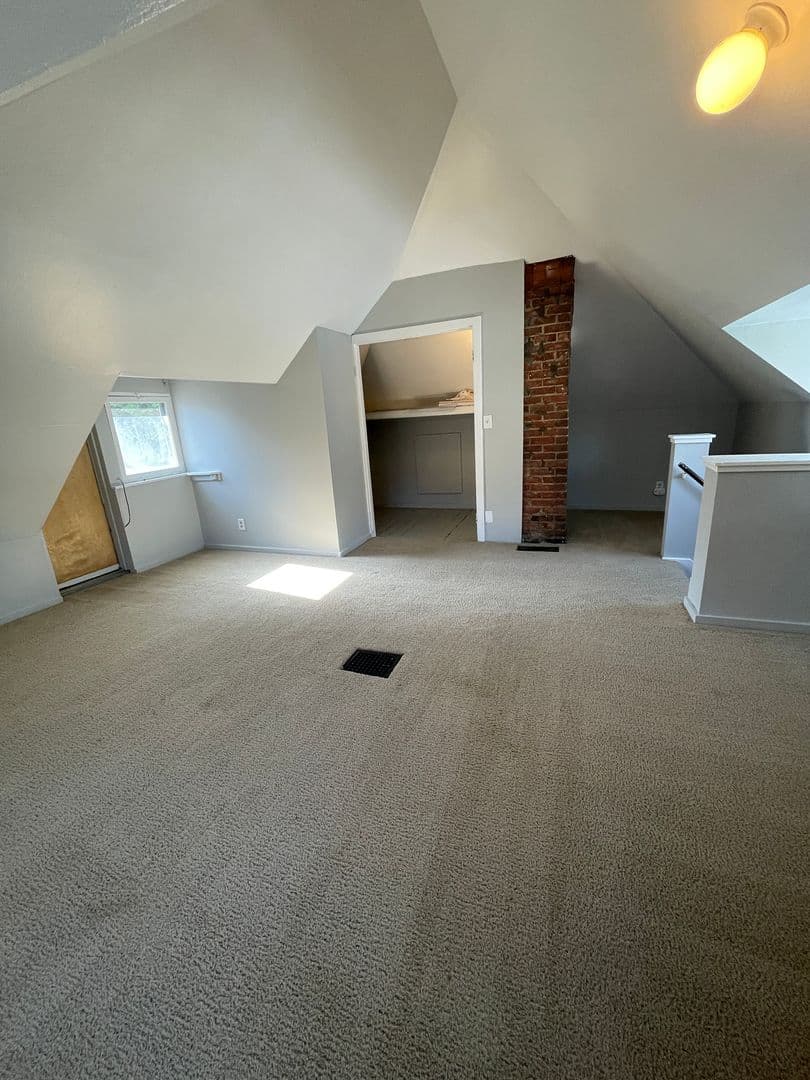 Ann Arbor House: 406 East Jefferson St