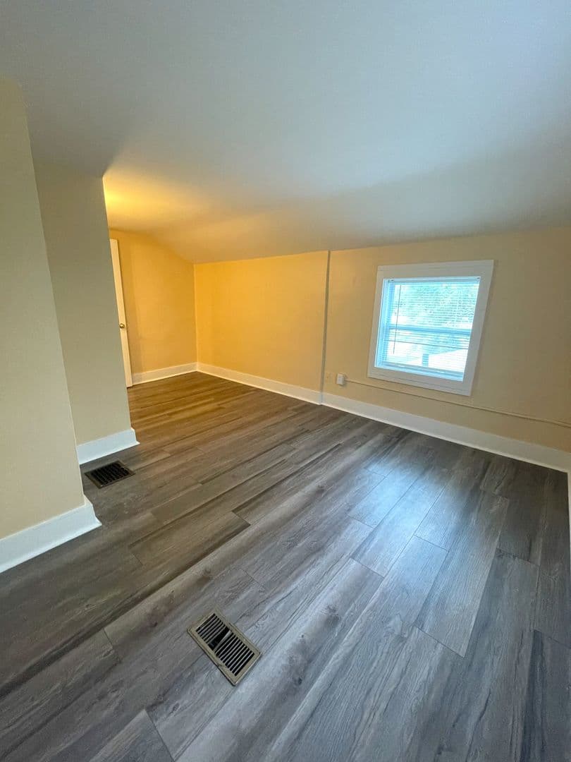 Ypsilanti Apartment: 3145 Snow Road