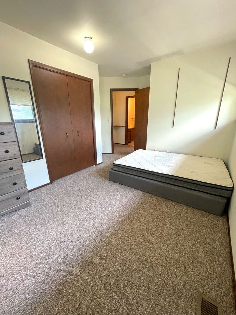 Ann Arbor Apartment: 1425/1427 S. State St.