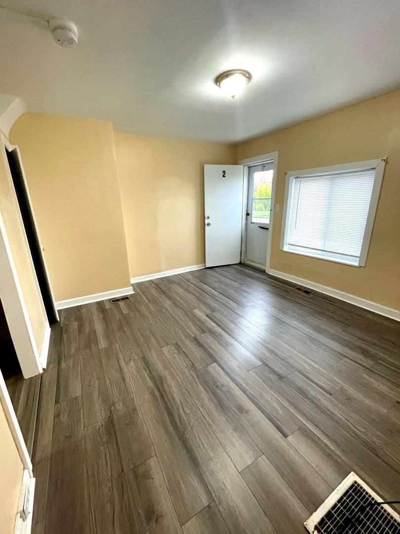 Ypsilanti Apartment: 3145 Snow Rd.