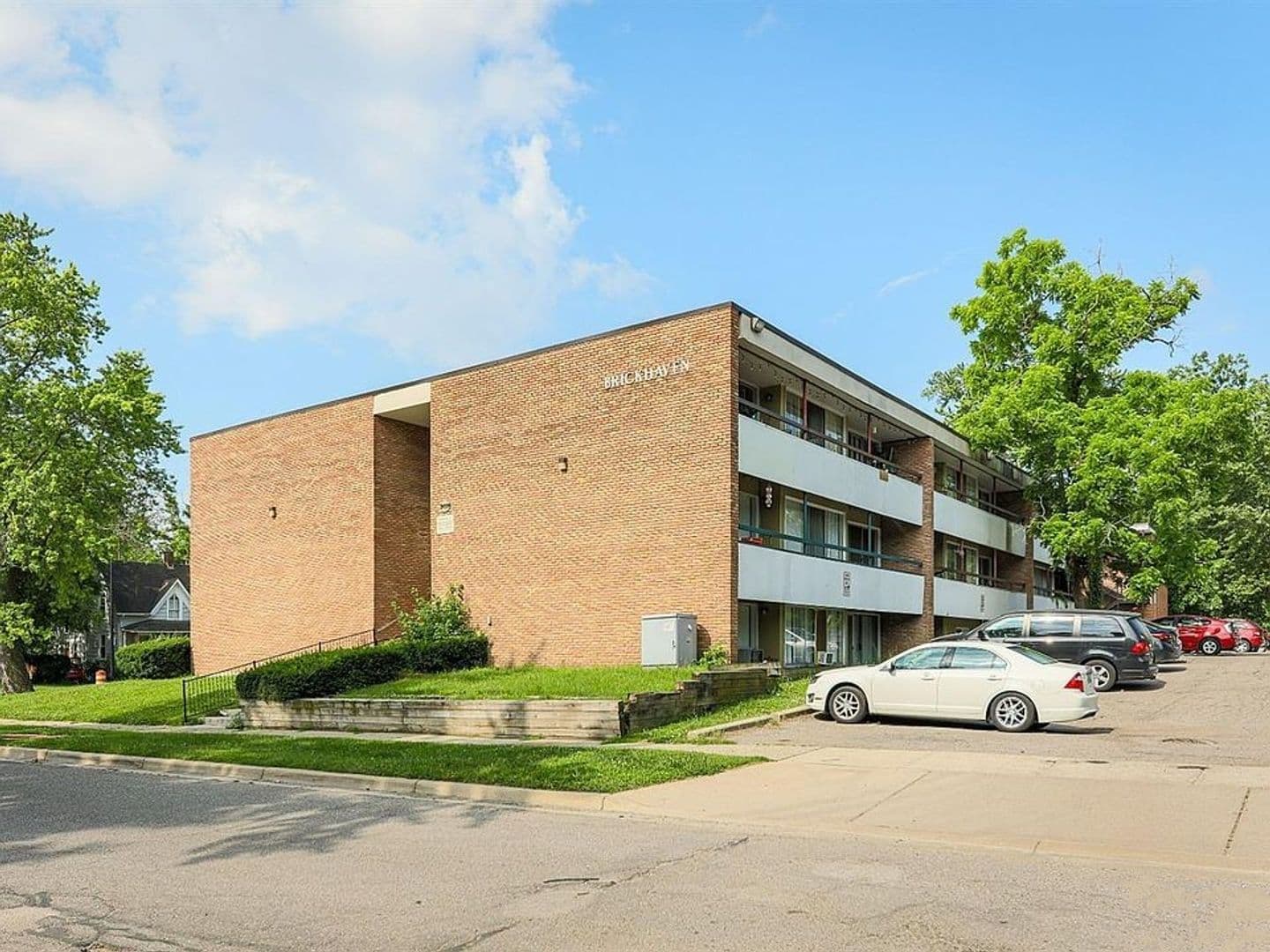Ypsilanti House: 207 Ballard St. #305
