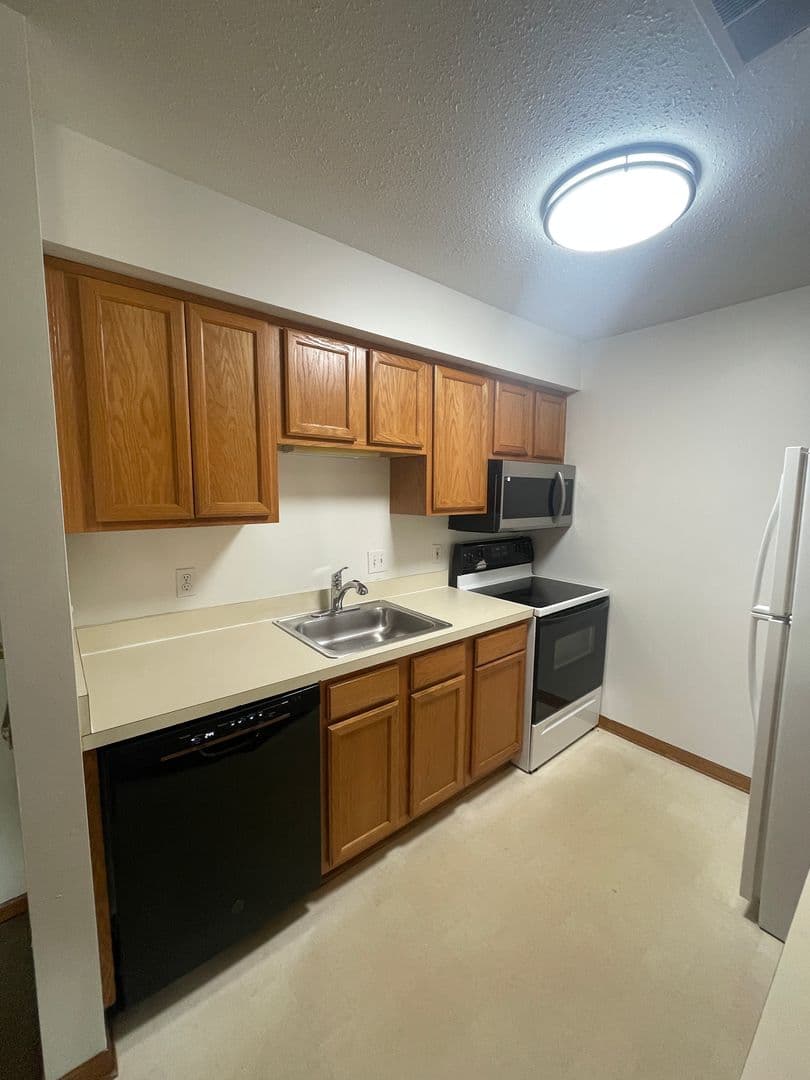 Ypsilanti House: 2636 Stadium View Dr. #8