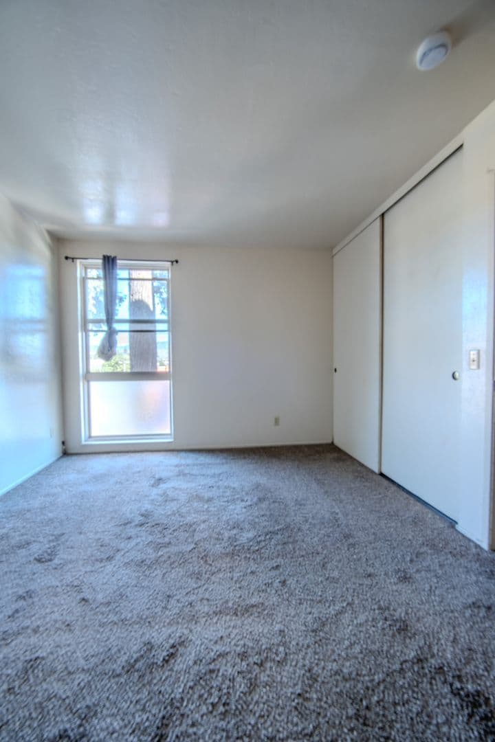 Watsonville Apartment: 615 Blackburn St.