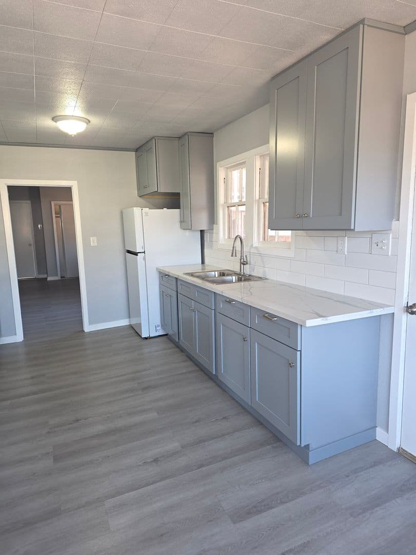 Watsonville Apartment: 23 Broadis St