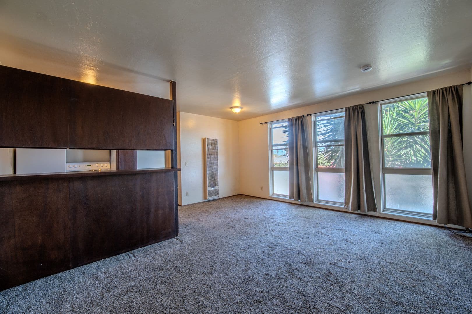 Watsonville Apartment: 615 Blackburn St.