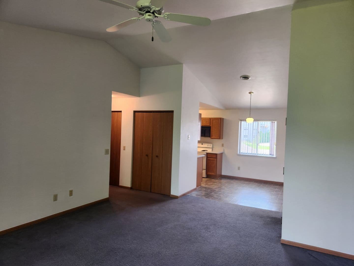 Stoughton Apartment: 621-633 Nygaard St.