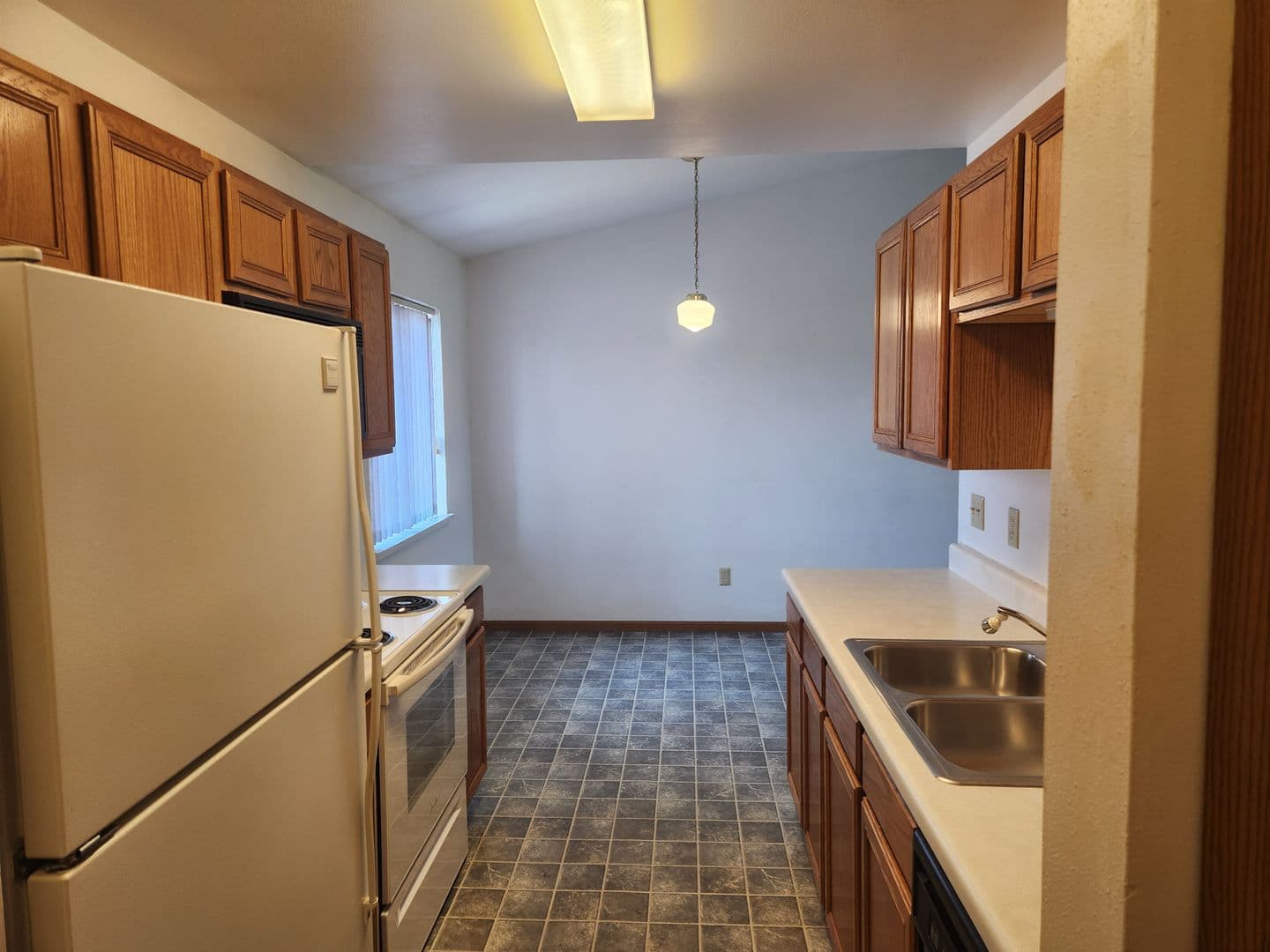 Stoughton Apartment: 621-633 Nygaard St.