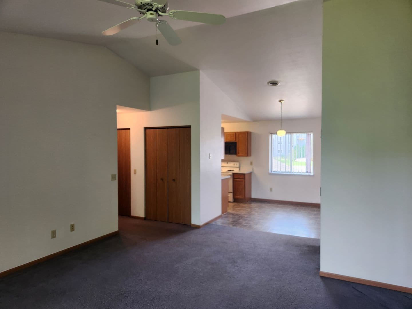 Stoughton Apartment: 621-633 Nygaard St.