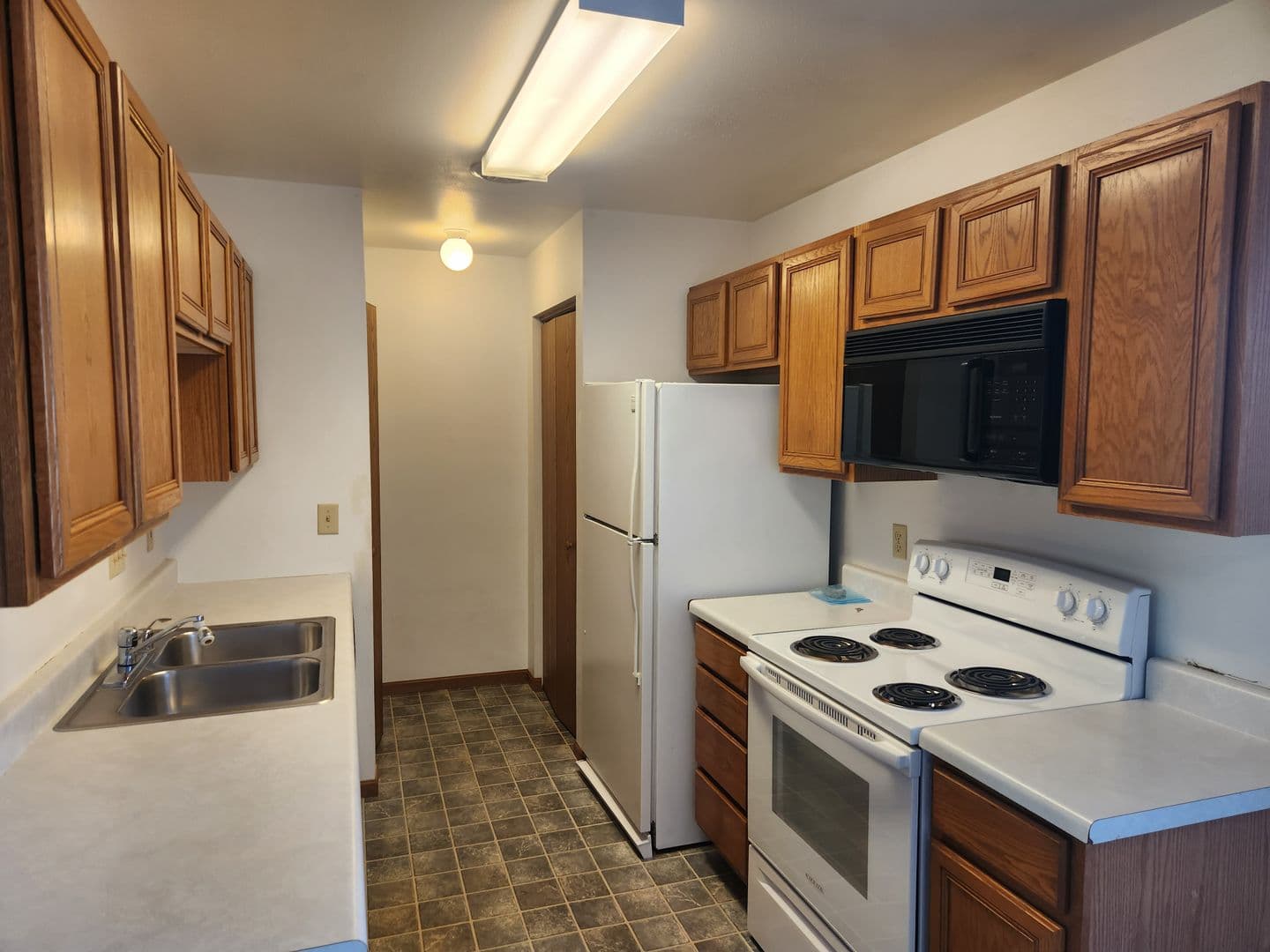 Stoughton Apartment: 621-633 Nygaard St.