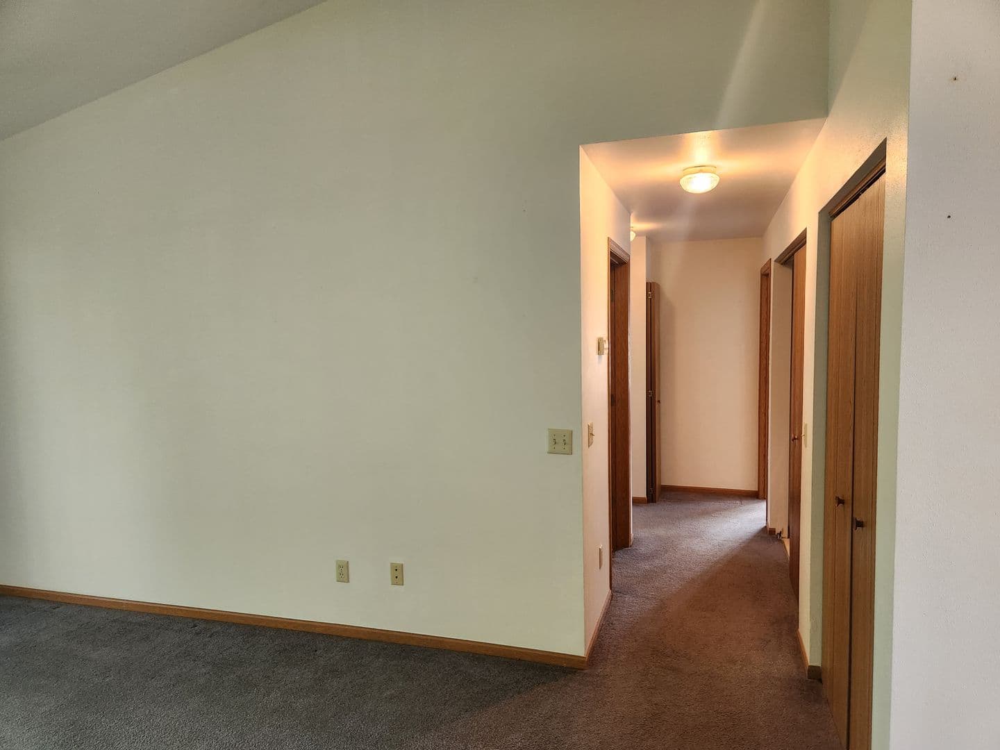 Stoughton Apartment: 621-633 Nygaard St.