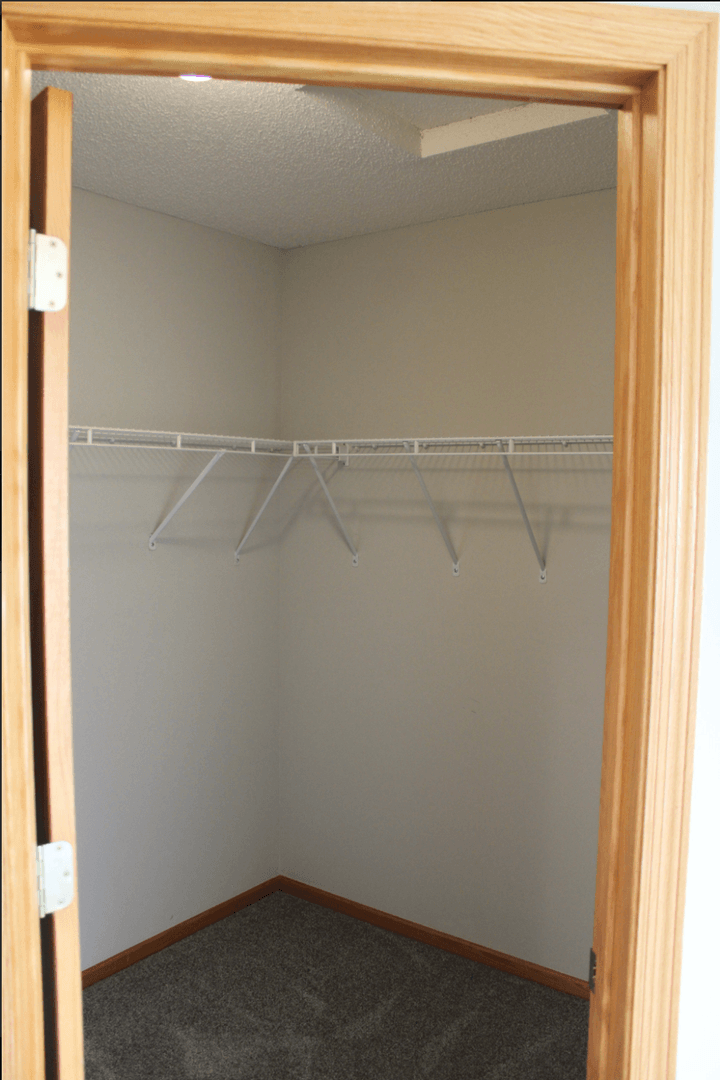 Somerset Townhome: 451 Meadow Lane