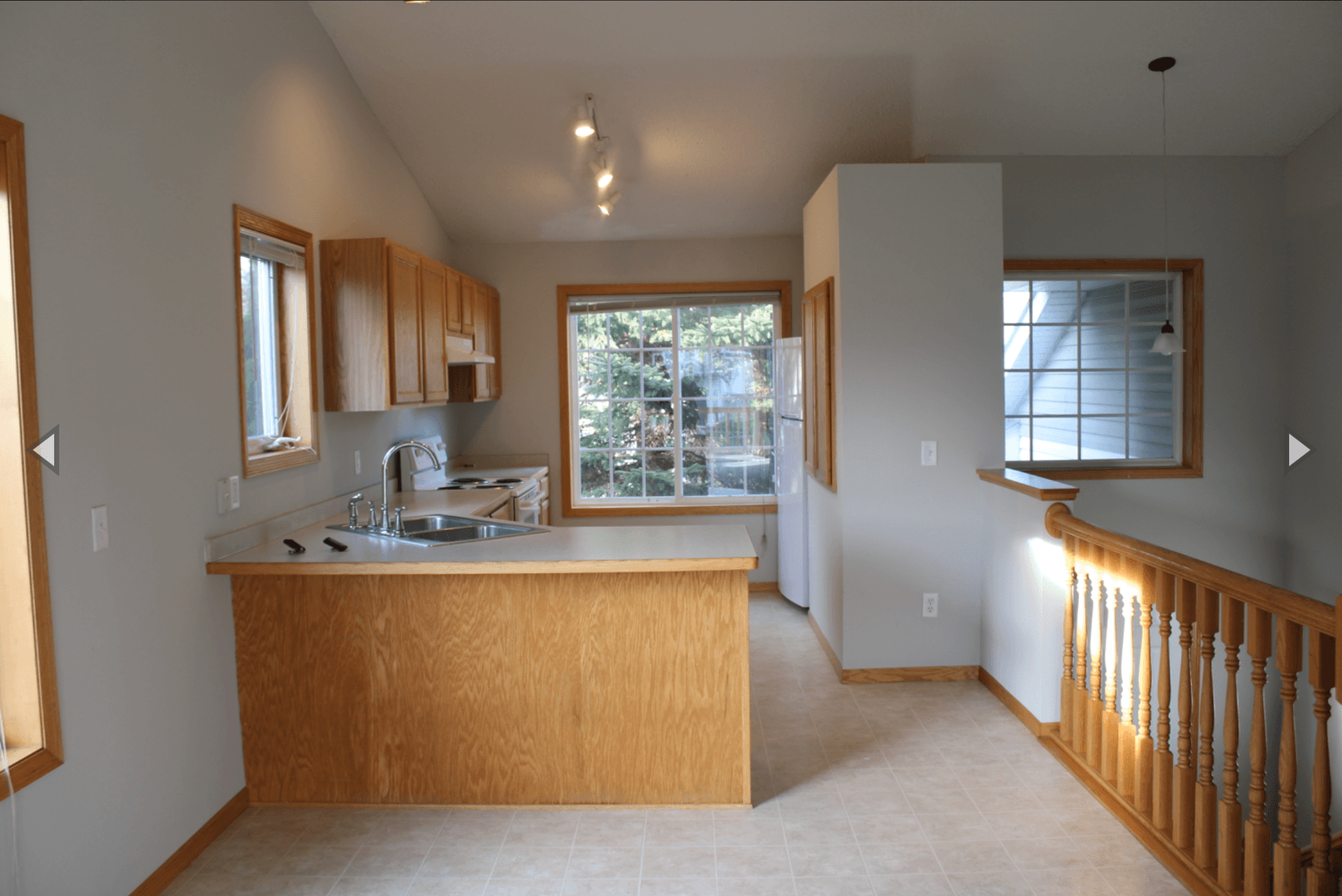Somerset Townhome: 451 Meadow Lane