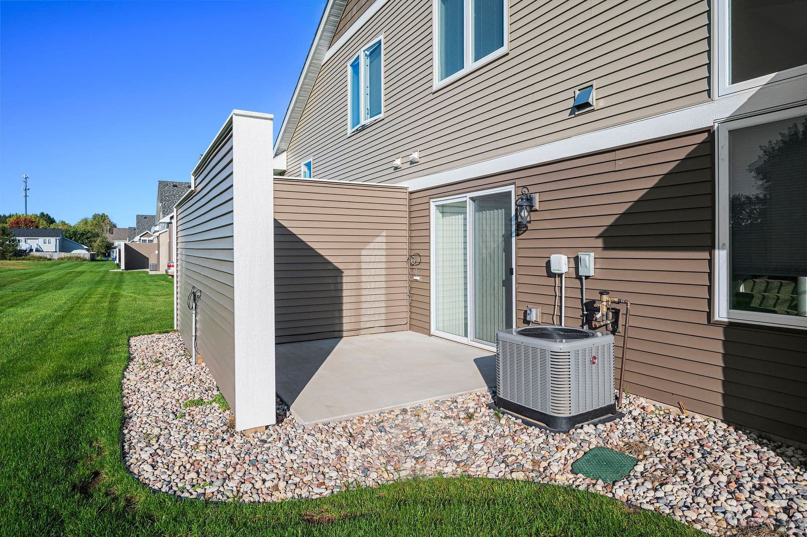 Somerset Townhome: 521 Meadow Lane