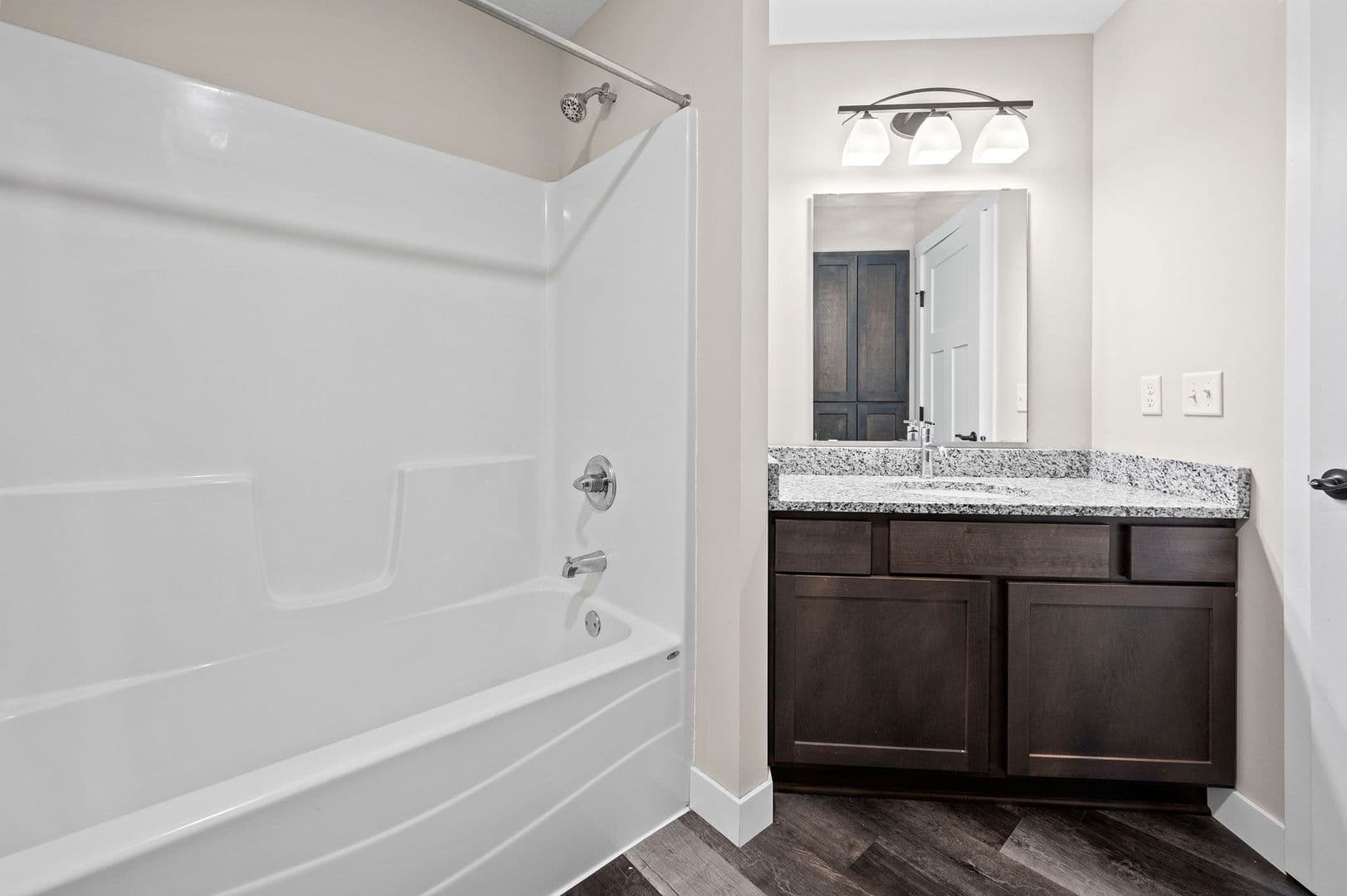 Somerset Townhome: 521 Meadow Lane