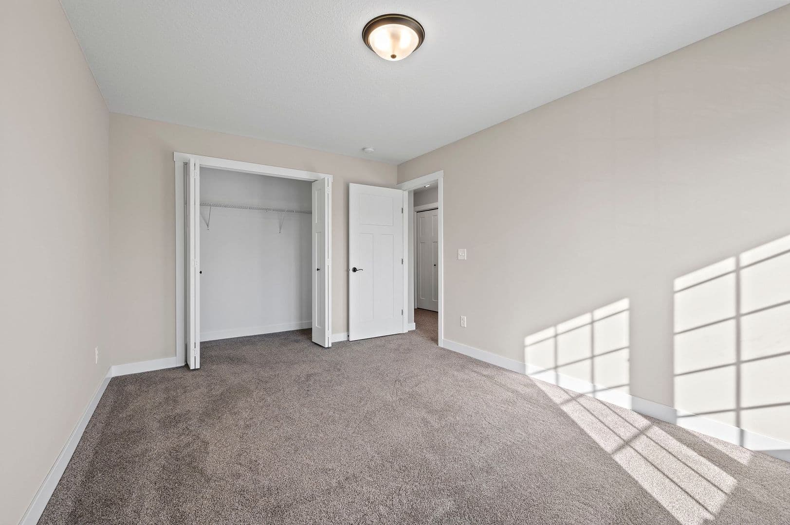 Somerset Townhome: 521 Meadow Lane