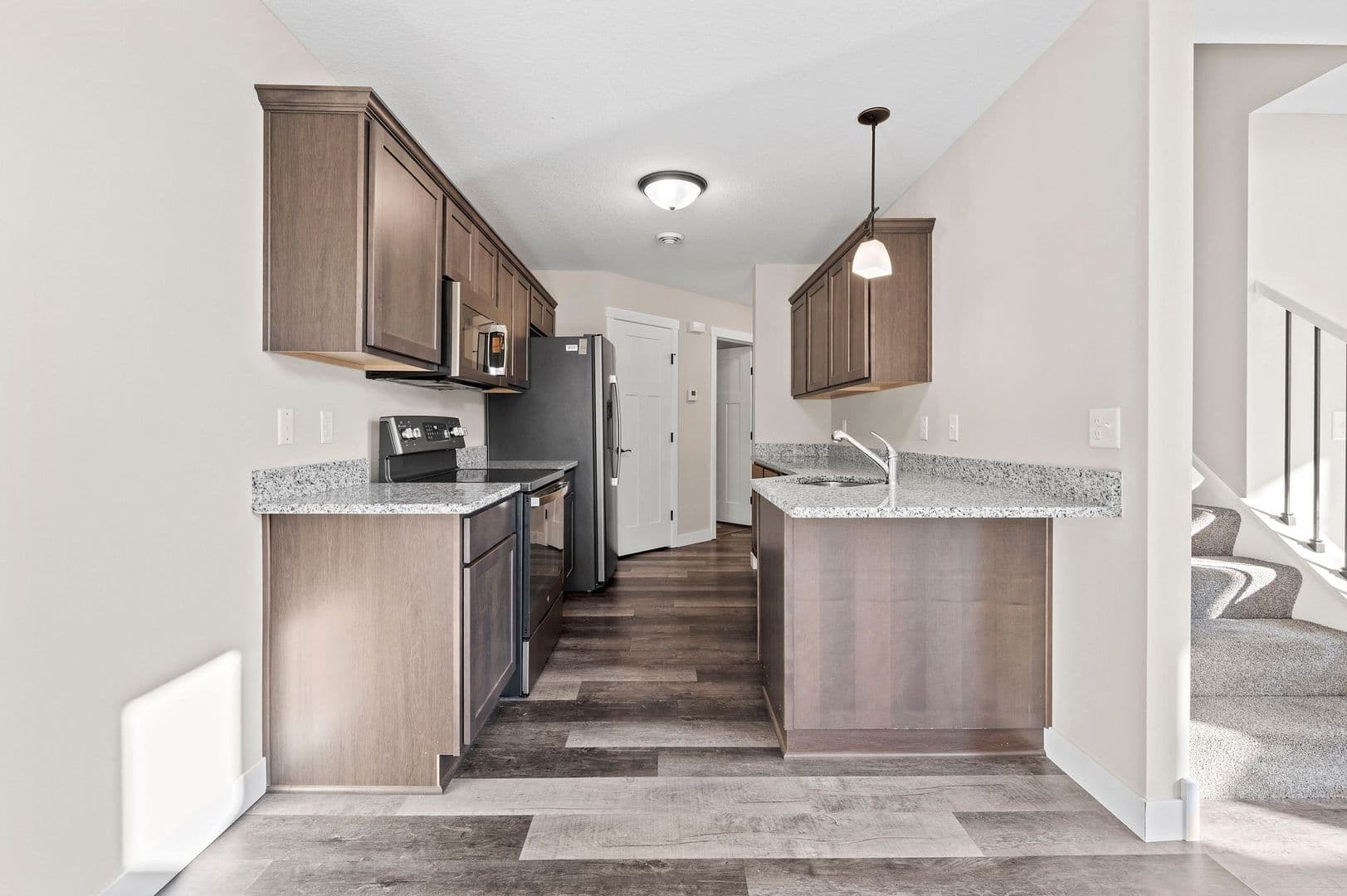 Somerset Townhome: 521 Meadow Lane