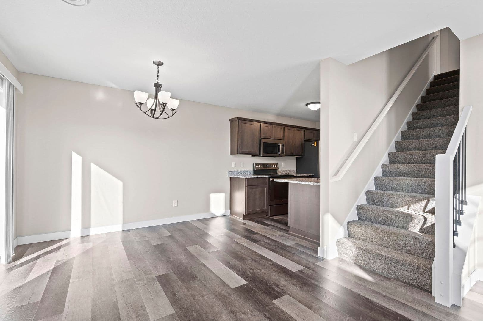 Somerset Townhome: 521 Meadow Lane