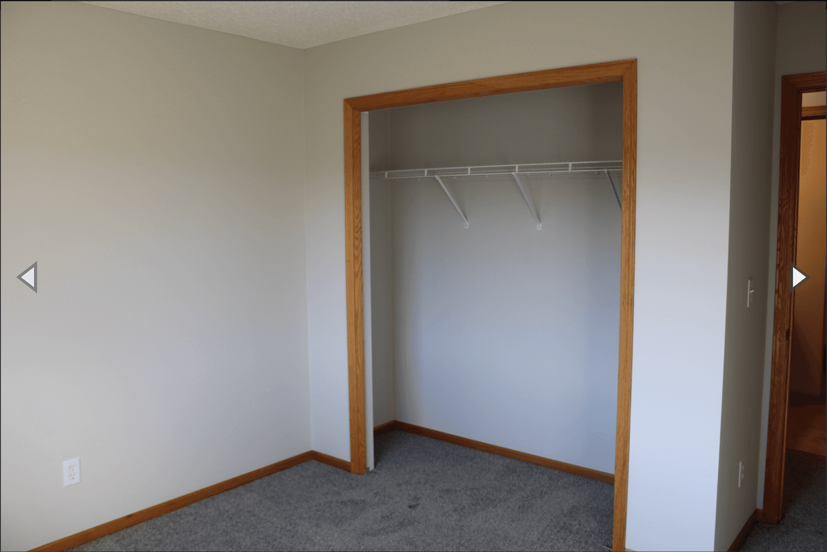 Somerset Townhome: 451 Meadow Lane