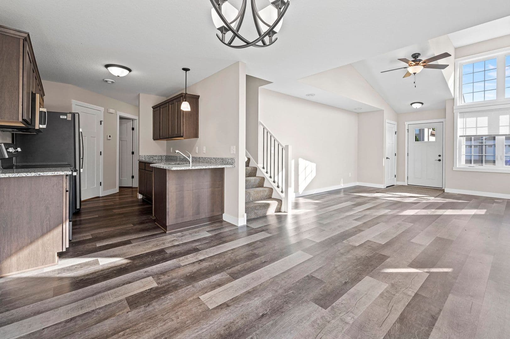 Somerset Townhome: 521 Meadow Lane