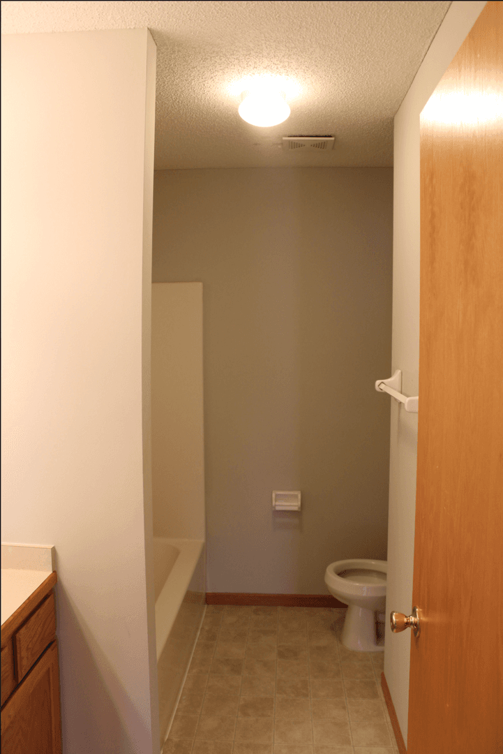 Somerset Townhome: 451 Meadow Lane