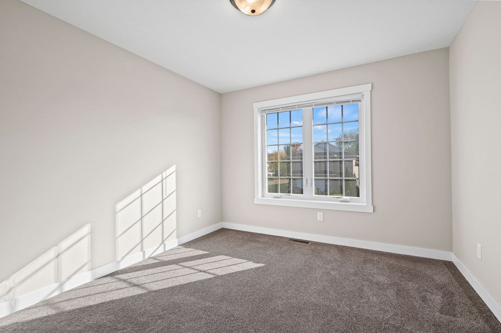 Somerset Townhome: 521 Meadow Lane