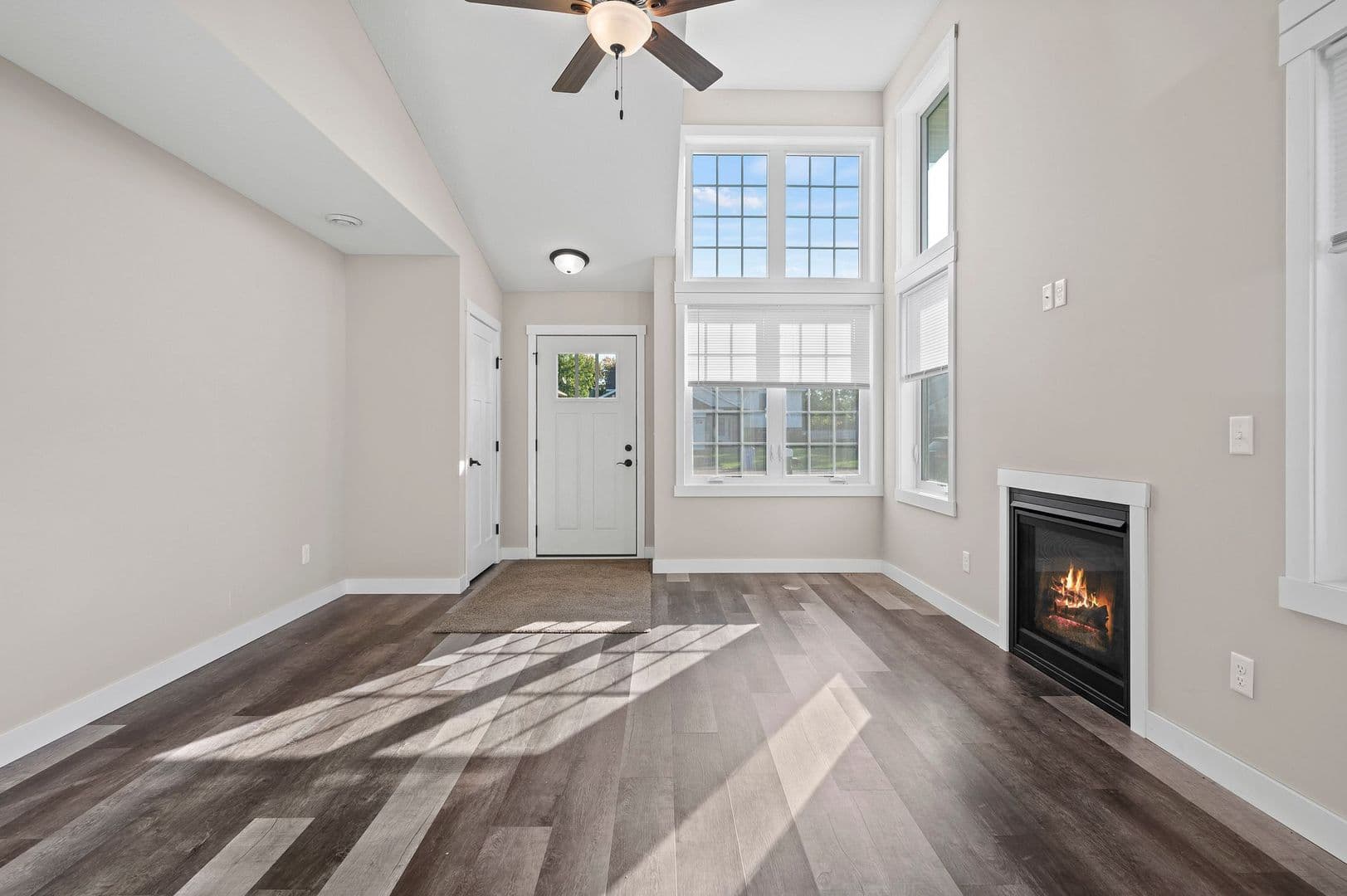 Somerset Townhome: 521 Meadow Lane