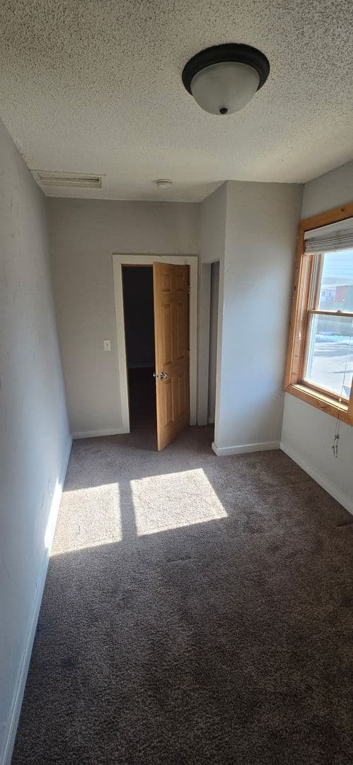 Farmington Apartment: 808 2nd Street