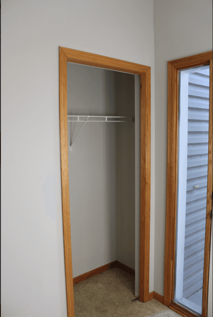 Somerset Townhome: 451 Meadow Lane