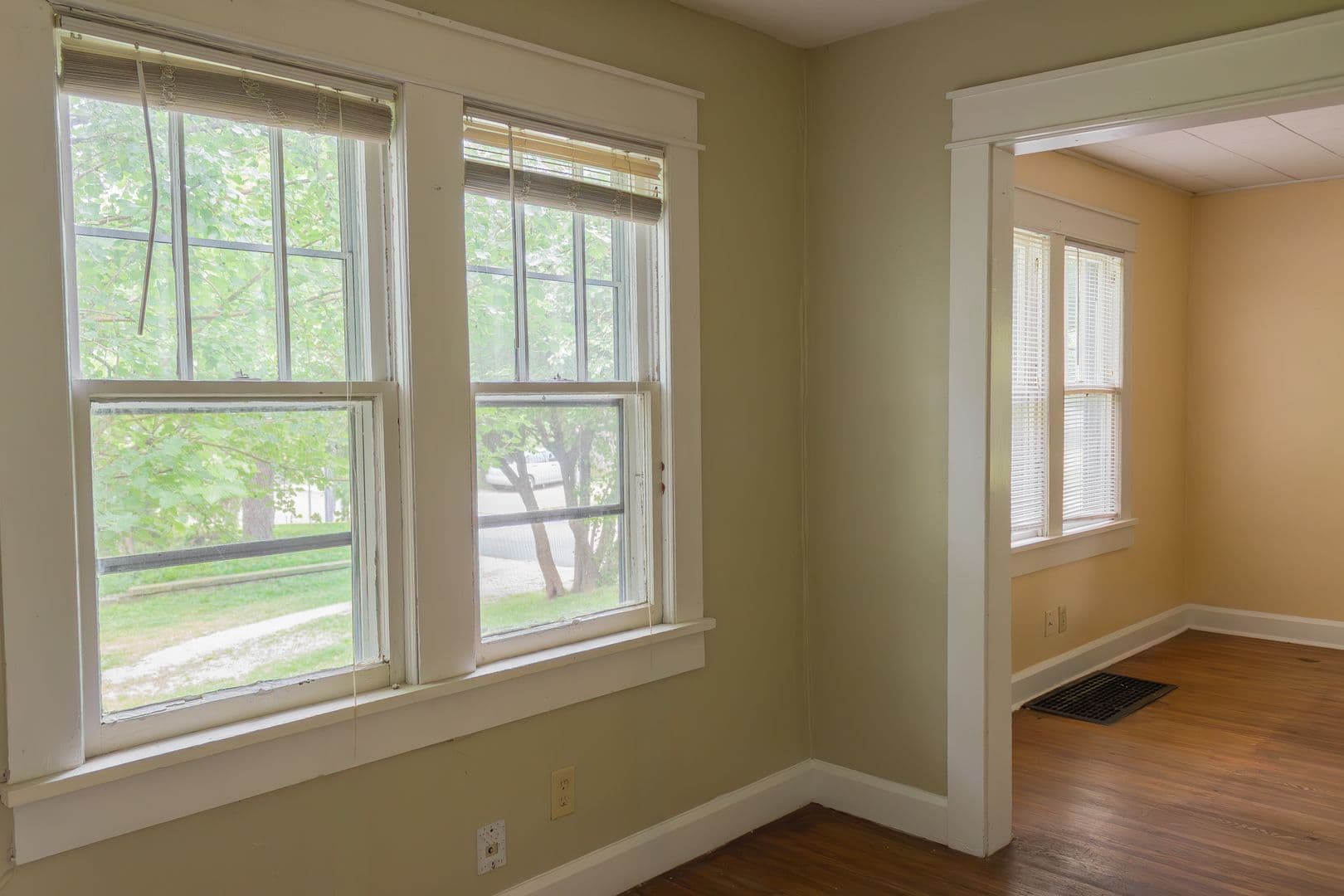 Bloomington Apartment: 217 S Clark St