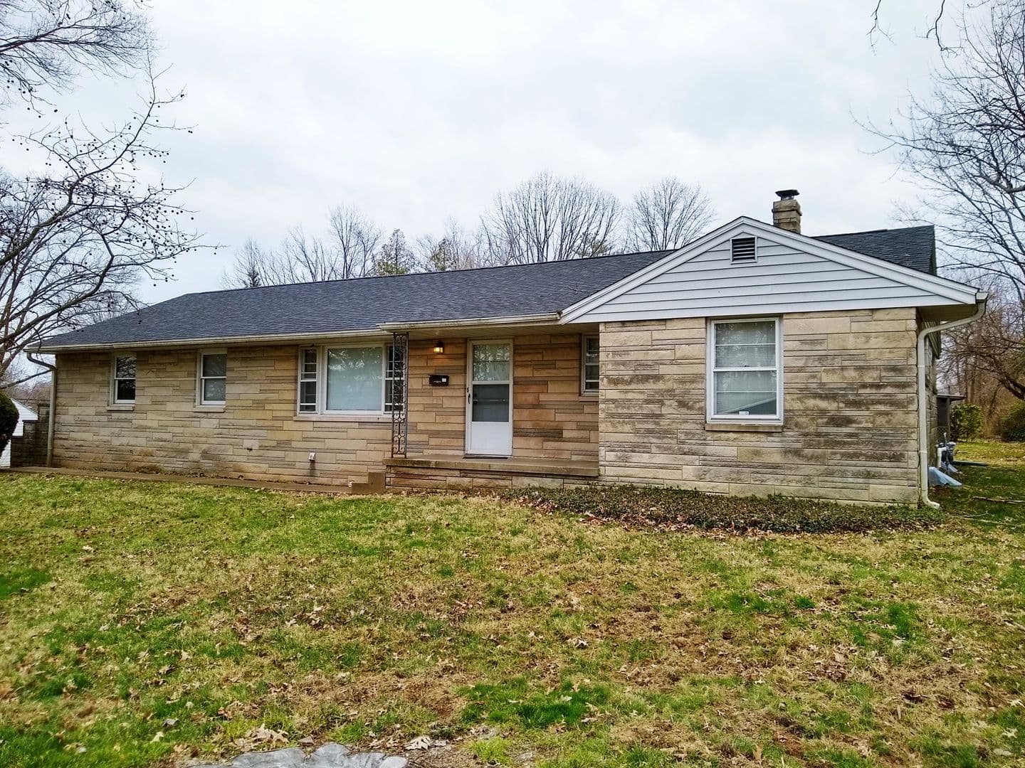 Bloomington Apartment: 208 S Hillsdale Dr