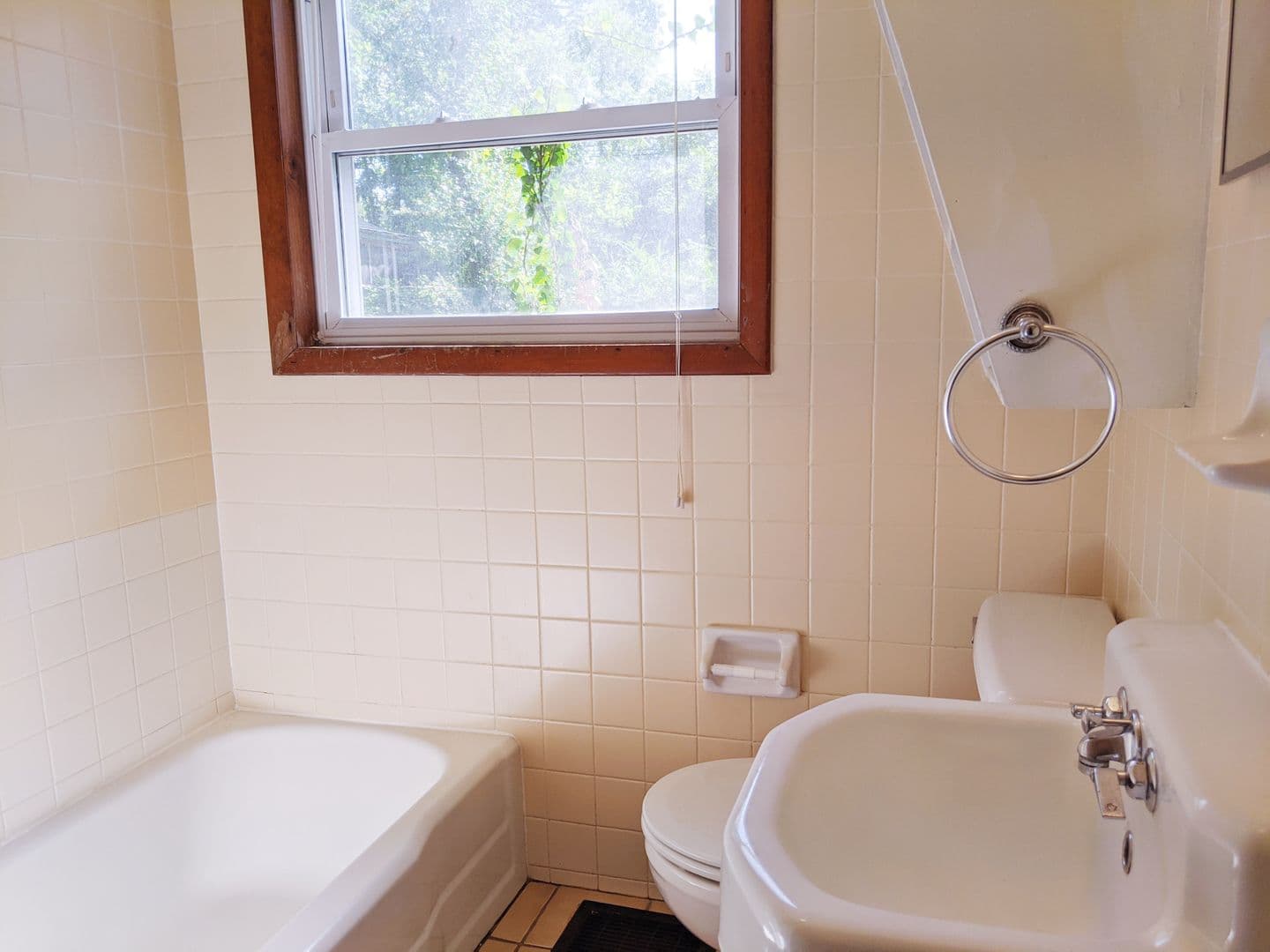 Bloomington Apartment: 116 N Roosevelt Street