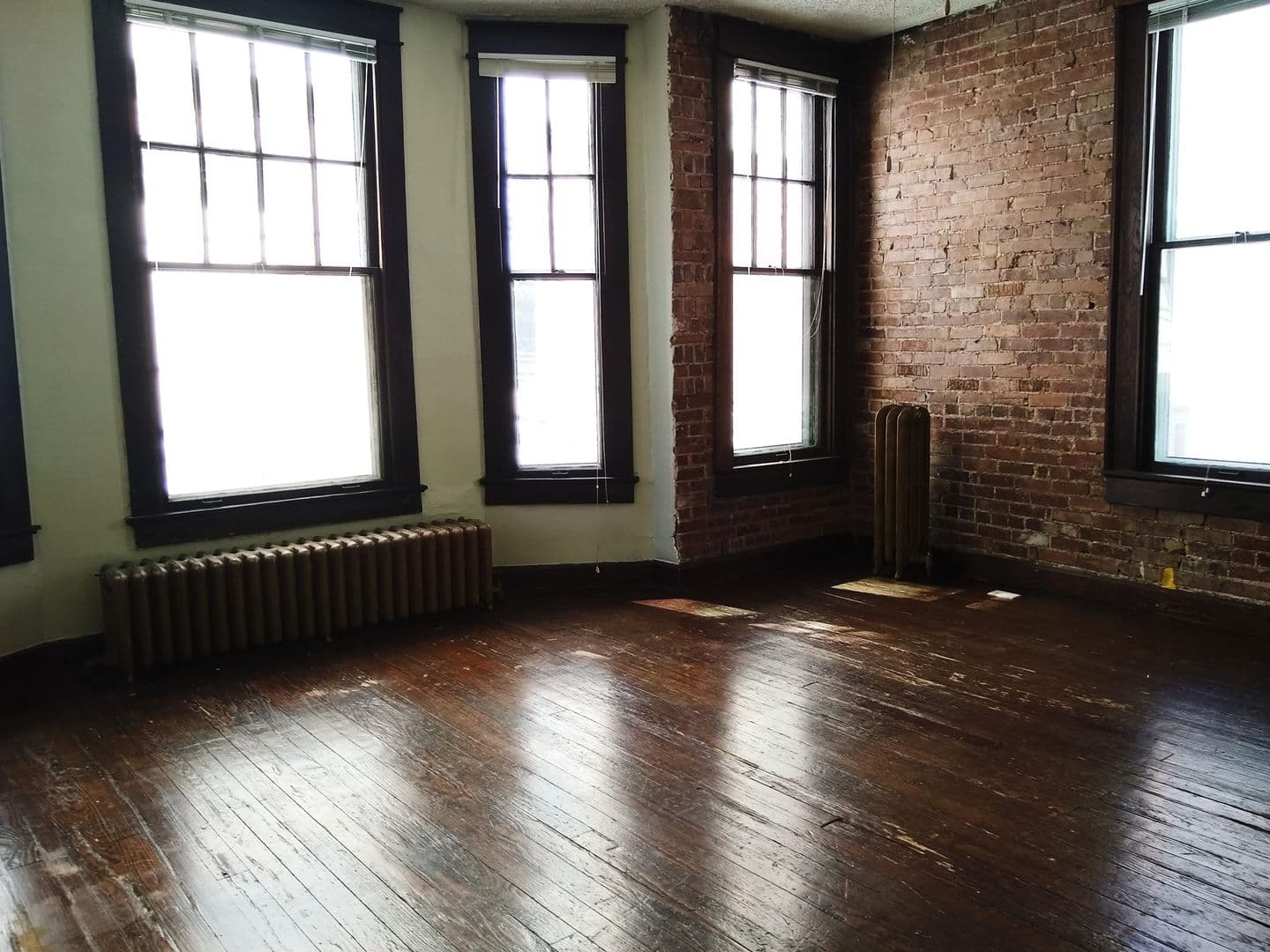 Bloomington Apartment: 112.5 S College Ave