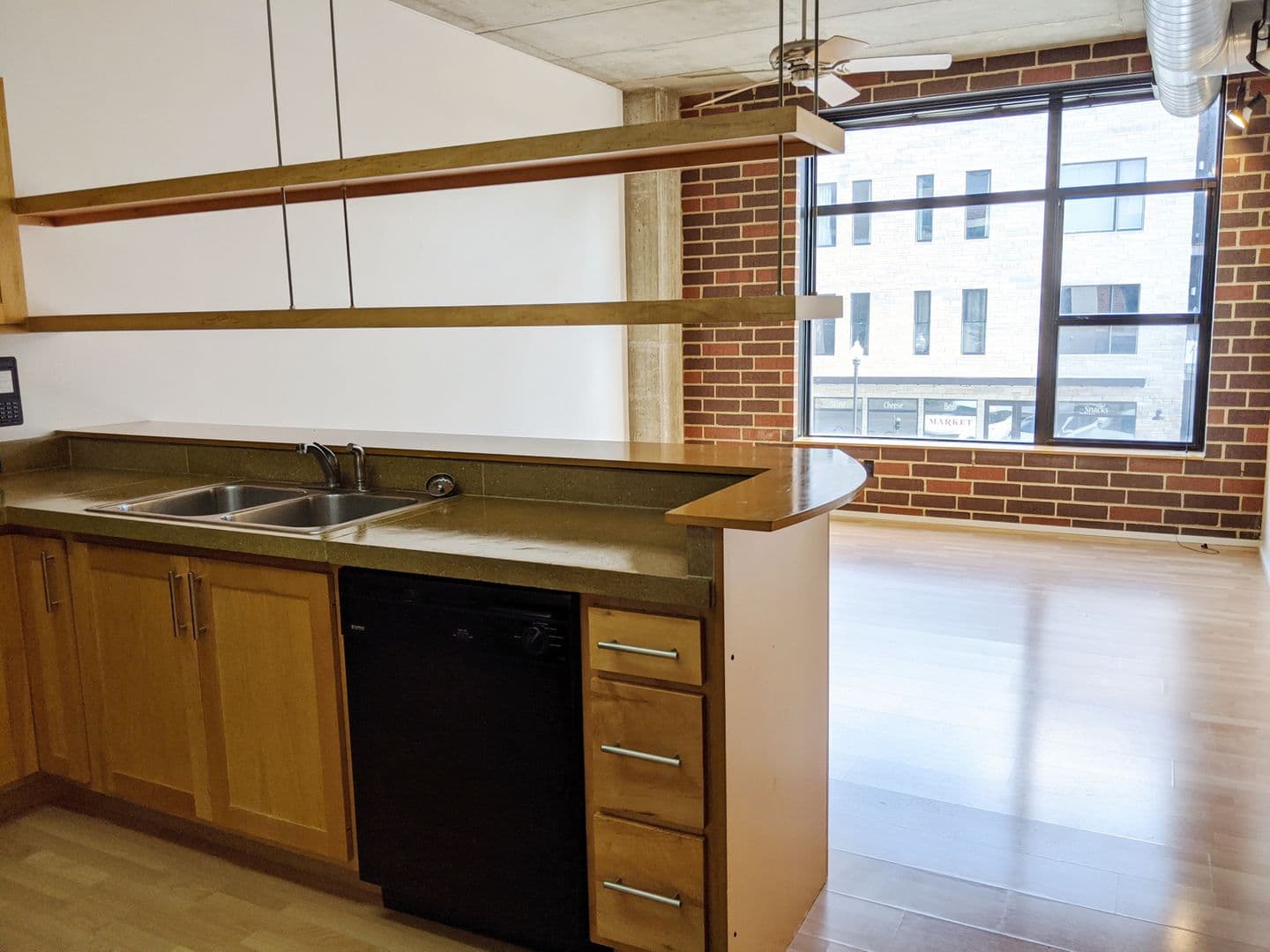 Bloomington Apartment: 212 N Morton St