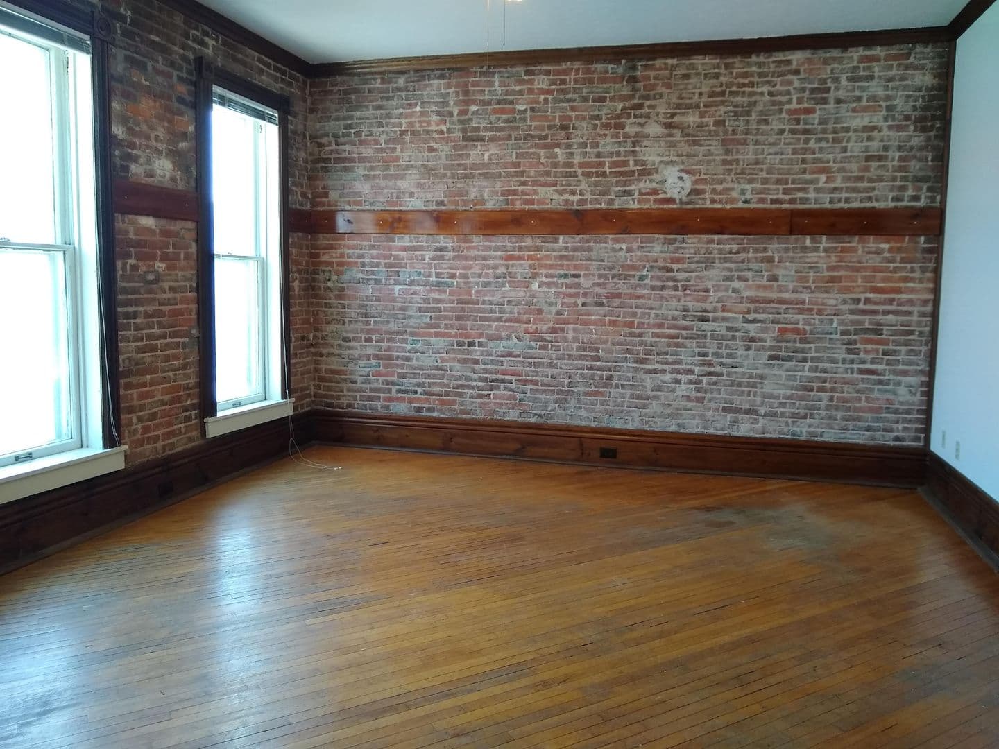 Bloomington Apartment: 112.5 S College Ave