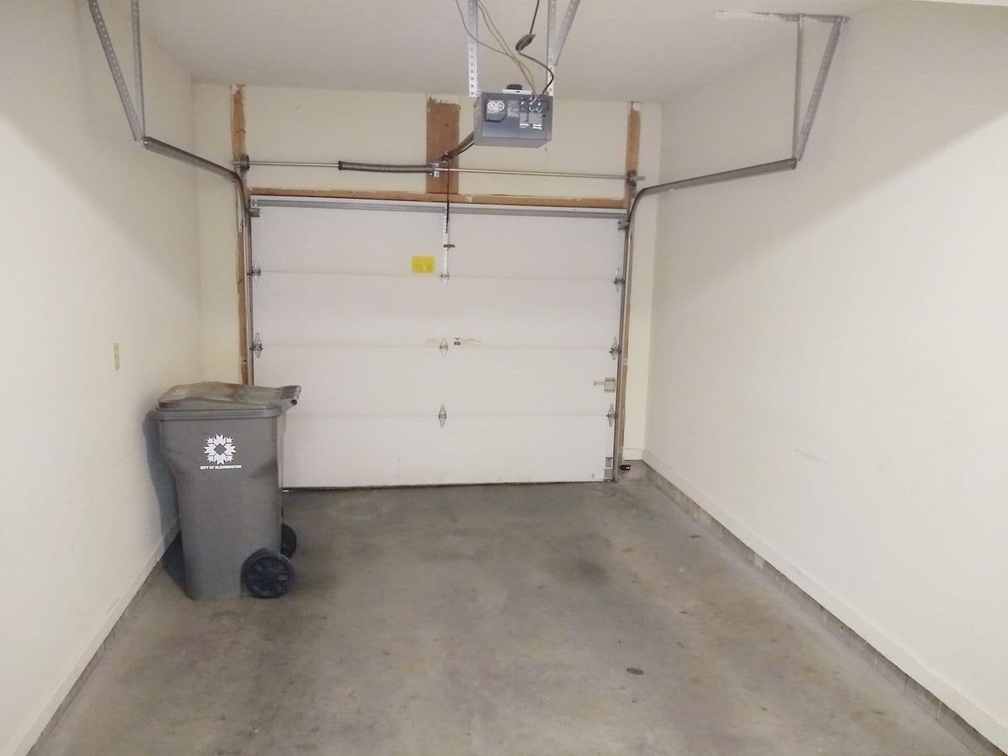 Bloomington Apartment: 1403-1409 W Allen St