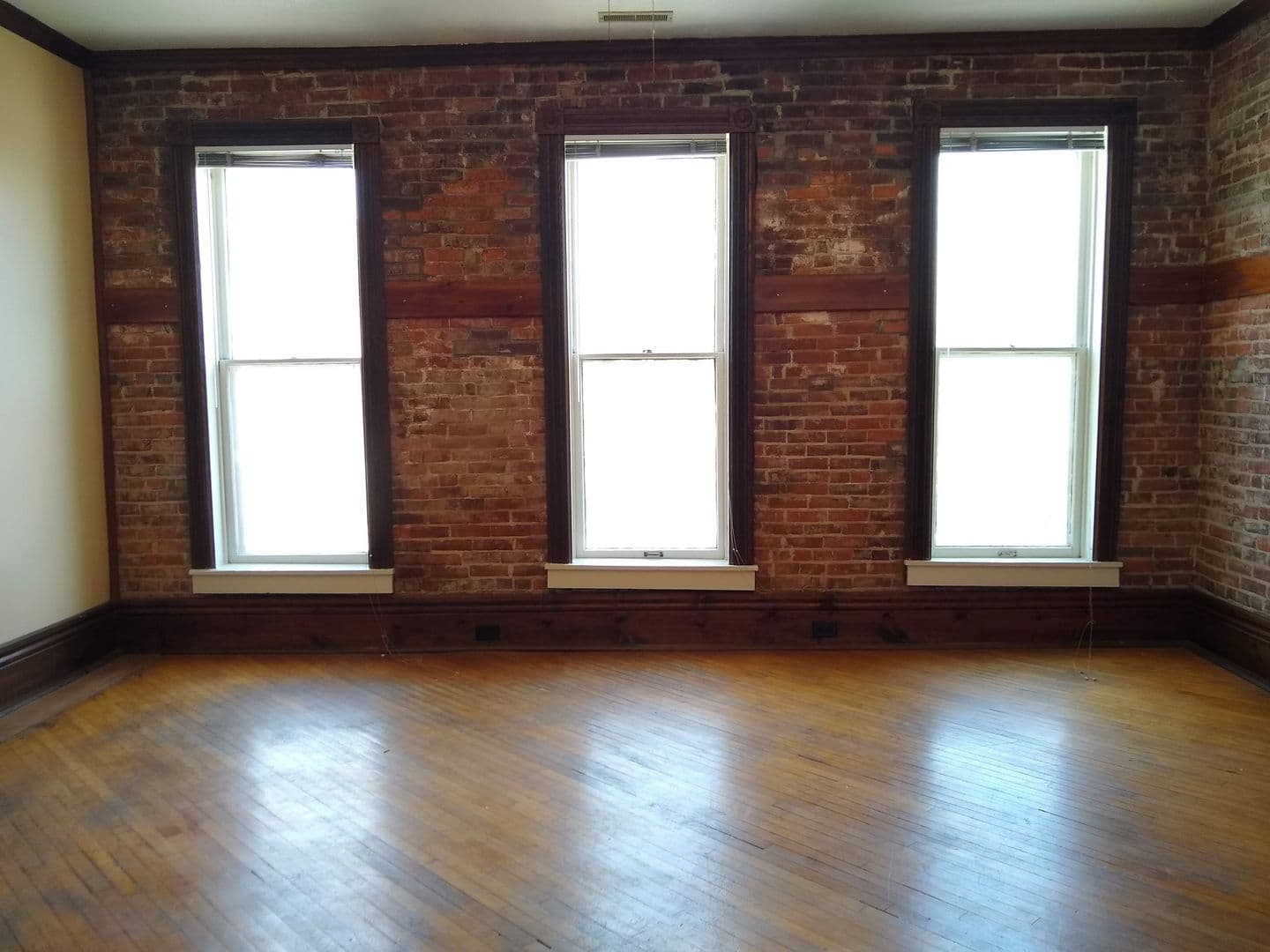 Bloomington Apartment: 112.5 S College Ave
