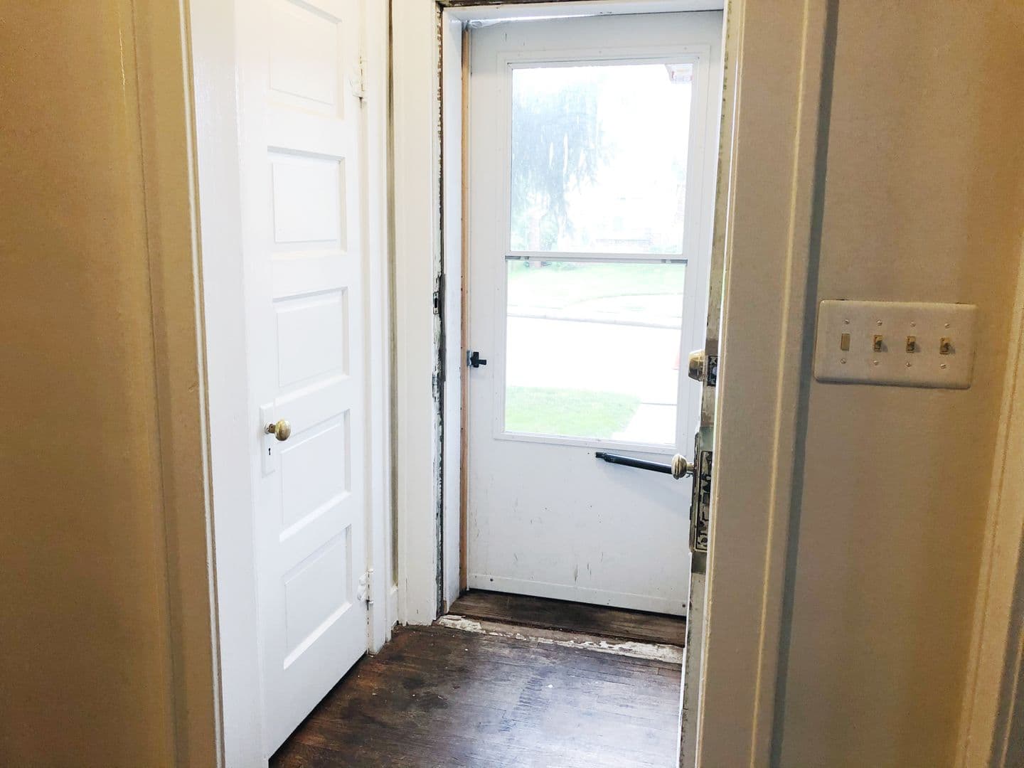 Bloomington Apartment: 323 S Eagleson Ave