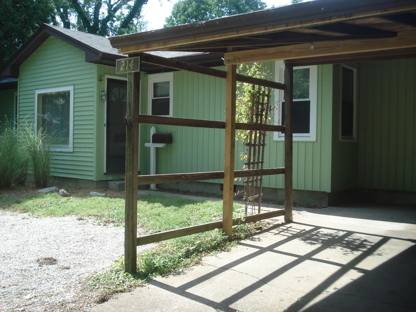 Bloomington Apartment: 214 S Hillsdale Ct