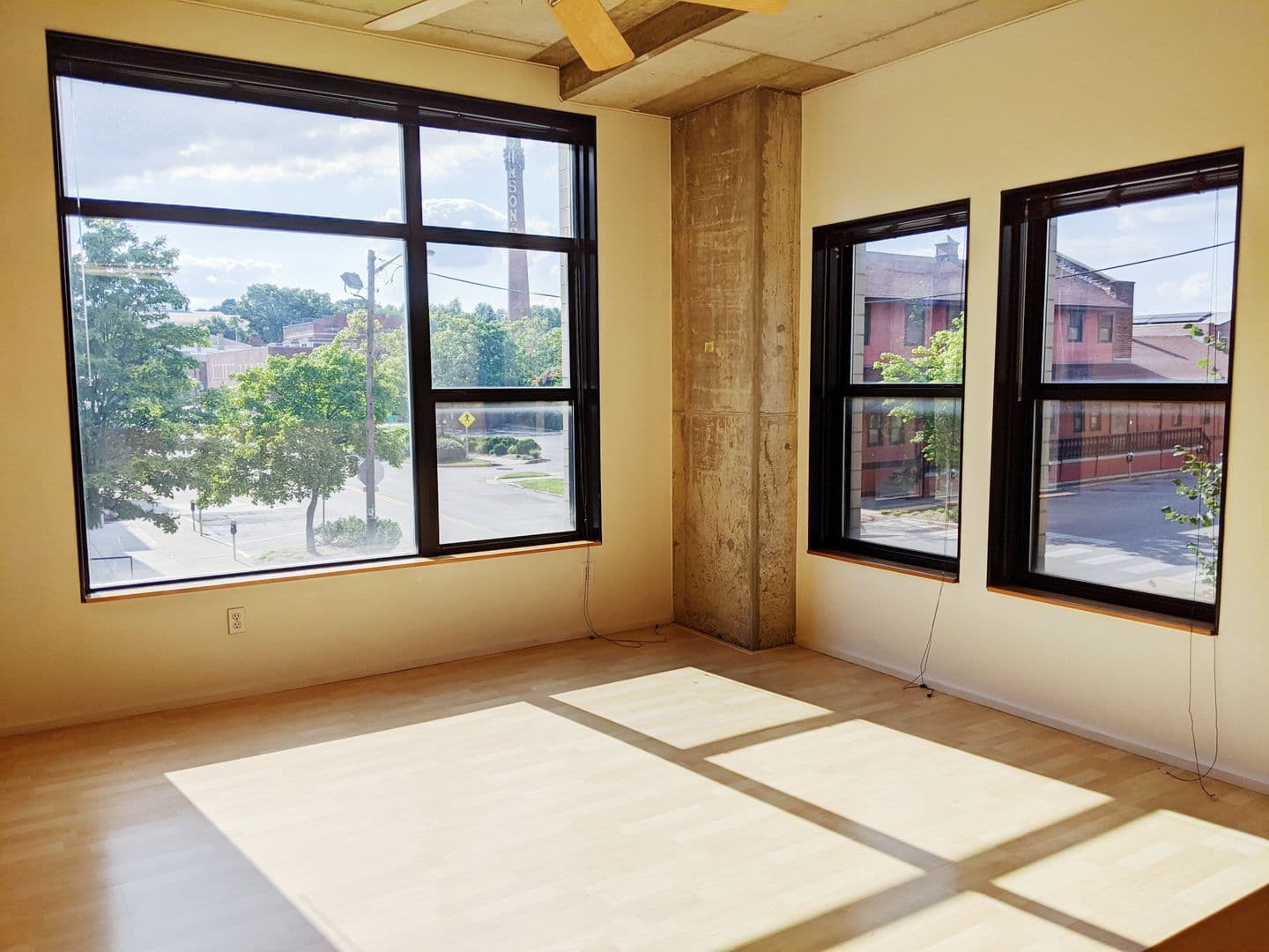 Bloomington Apartment: 212 N Morton St