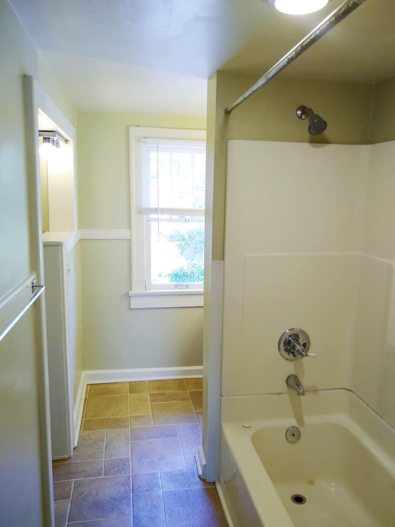 Bloomington Apartment: 2401 E 3rd St