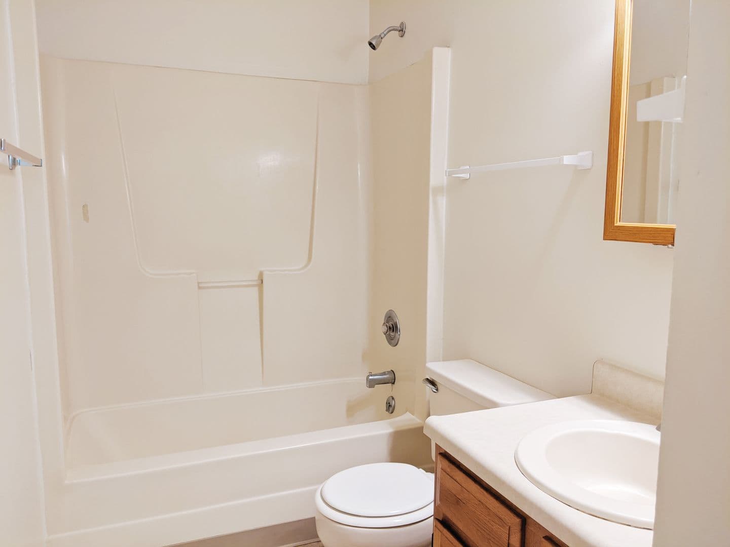 Bloomington Apartment: 719-721 W 15th St