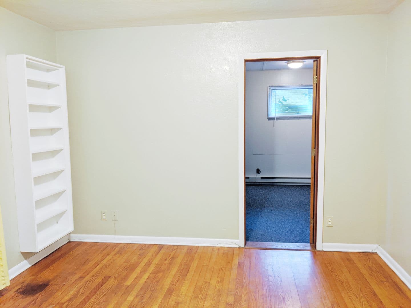 Bloomington Apartment: 214 S Hillsdale Ct