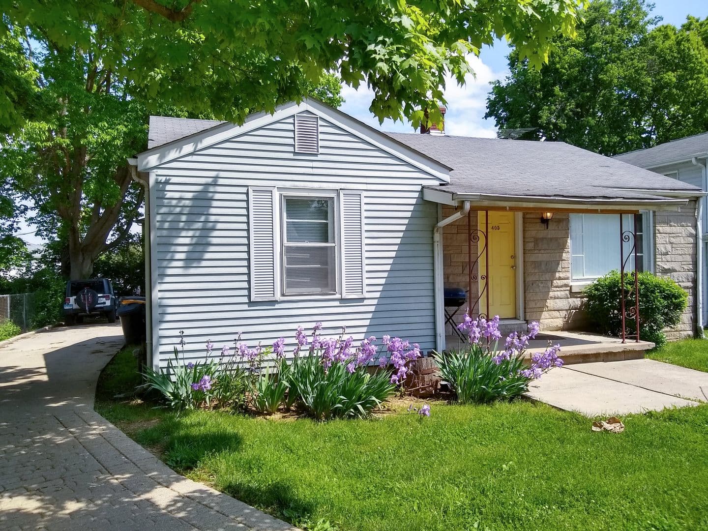 Bloomington Apartment: 405 - 421 E 20th St