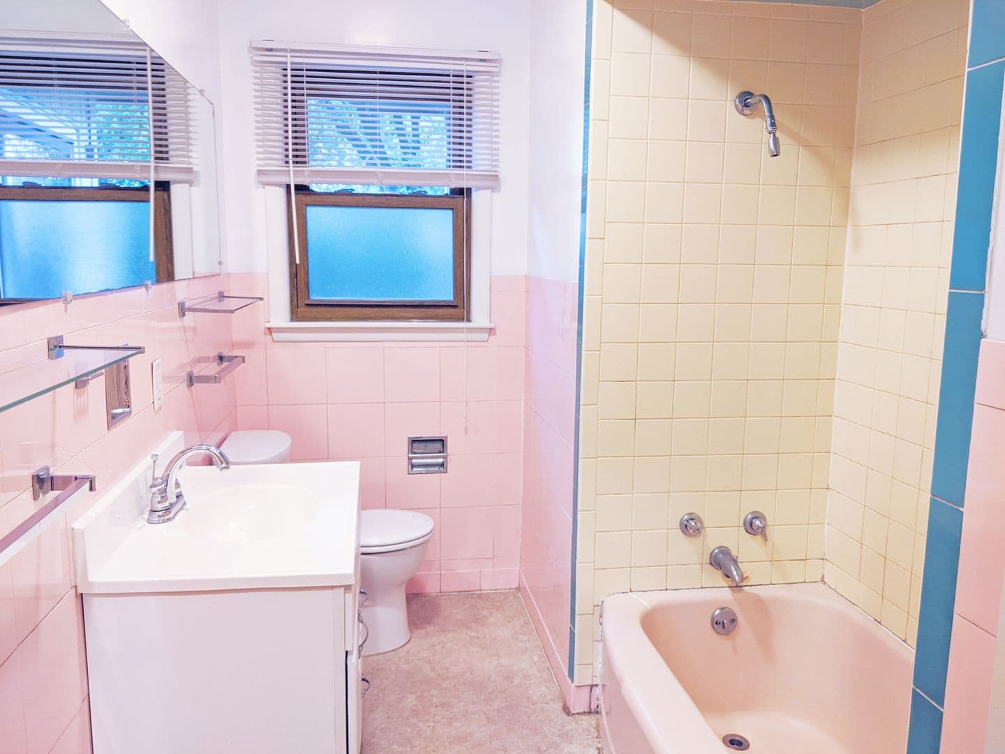 Bloomington Apartment: 214 S Hillsdale Ct