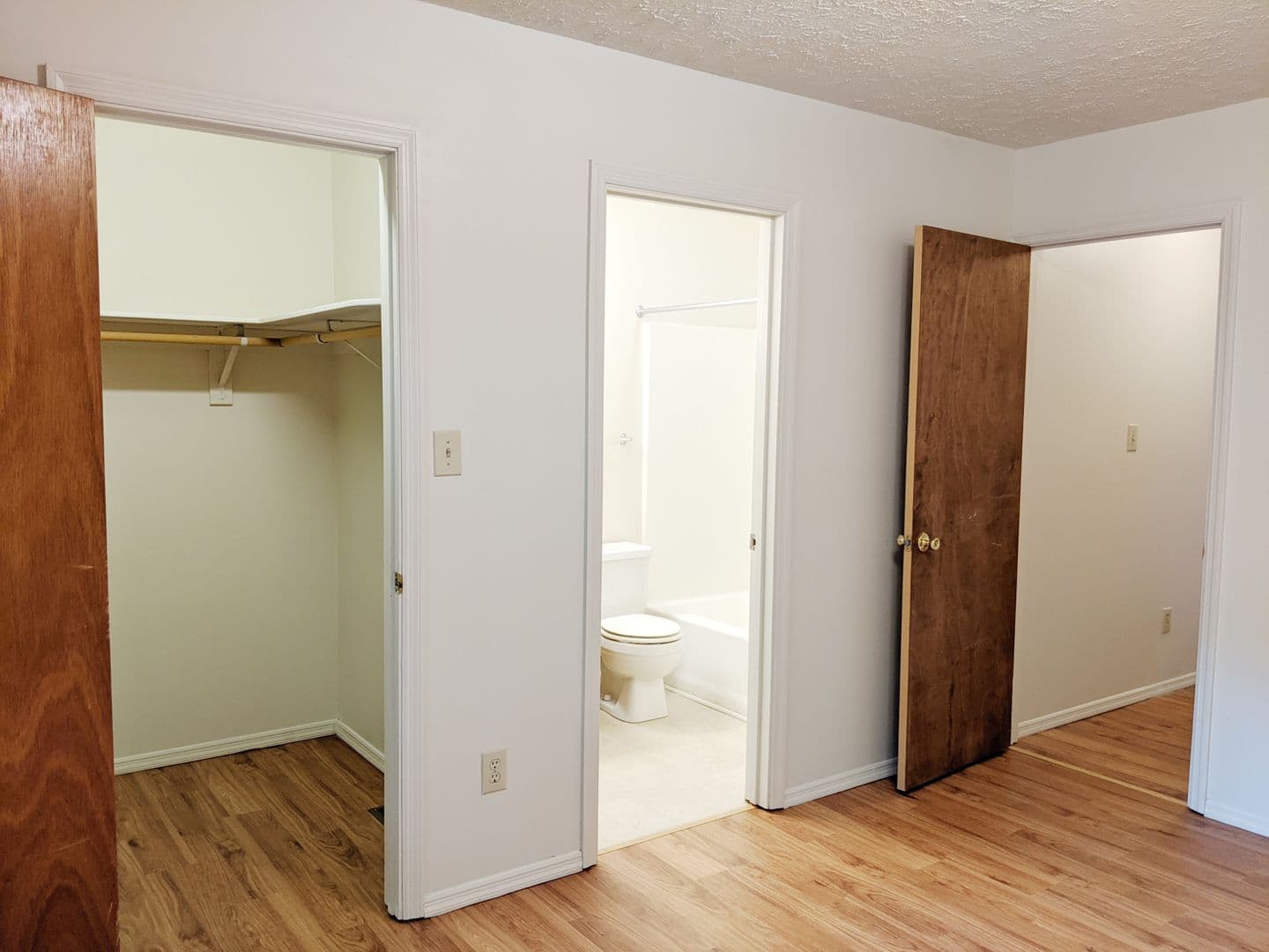 Bloomington Apartment: 108-118 S Westplex Ave
