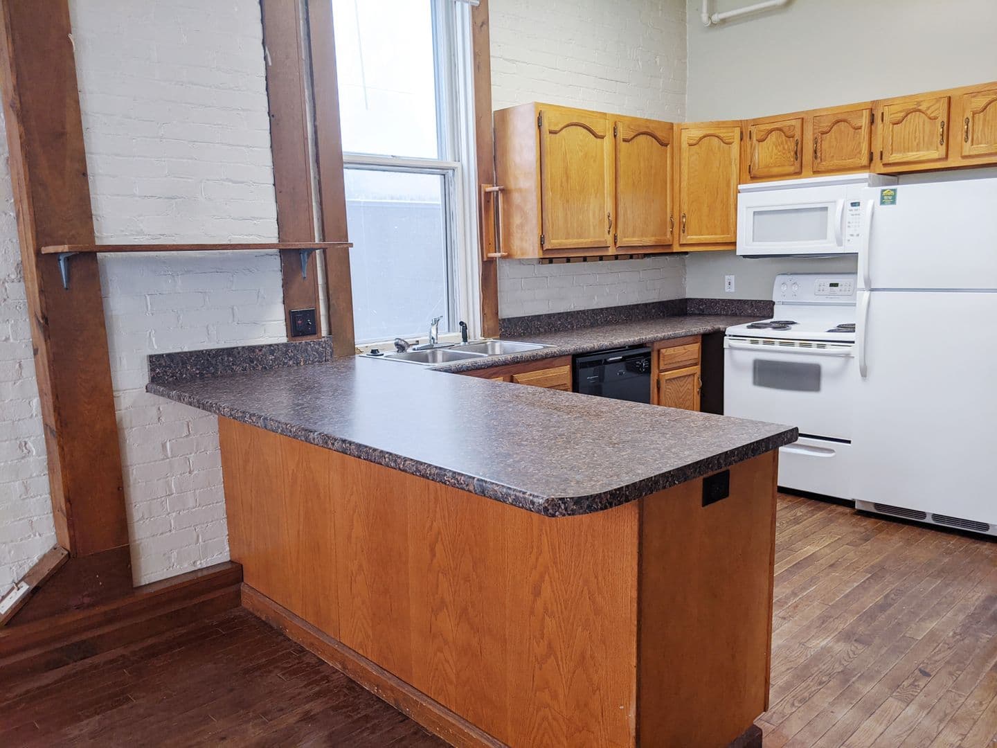 Bloomington Apartment: 112.5 S College Ave