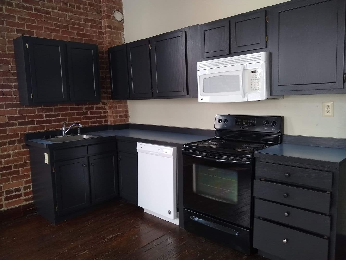 Bloomington Apartment: 112.5 S College Ave