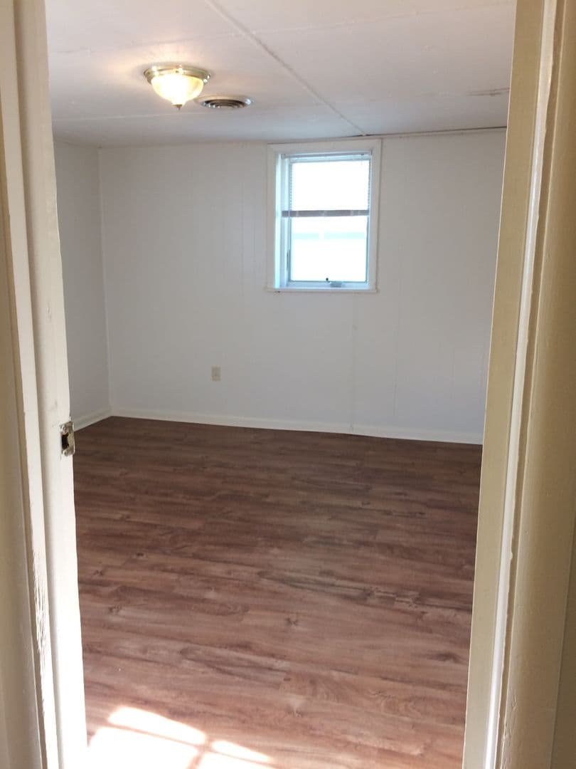 Bloomington Apartment: 1405 S Rogers St