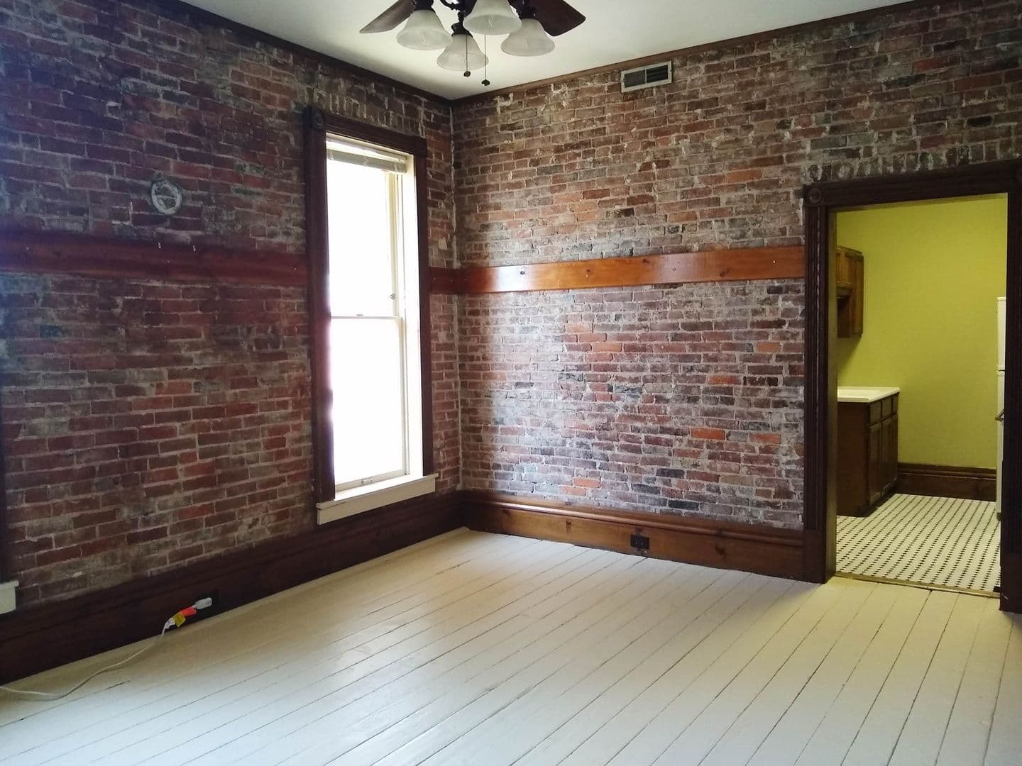Bloomington Apartment: 112.5 S College Ave