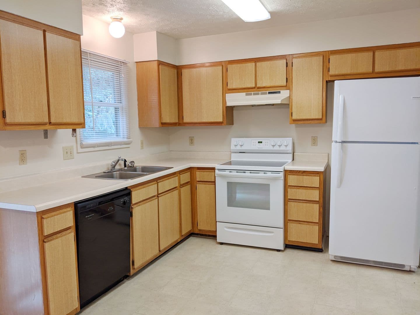 Bloomington Apartment: 108-118 S Westplex Ave
